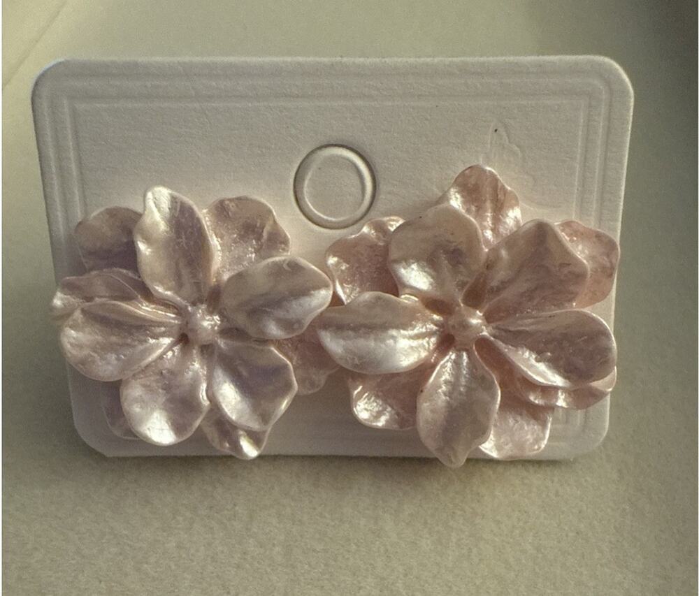 Pastel Pink Resin Camilla Earrings. 1 inch